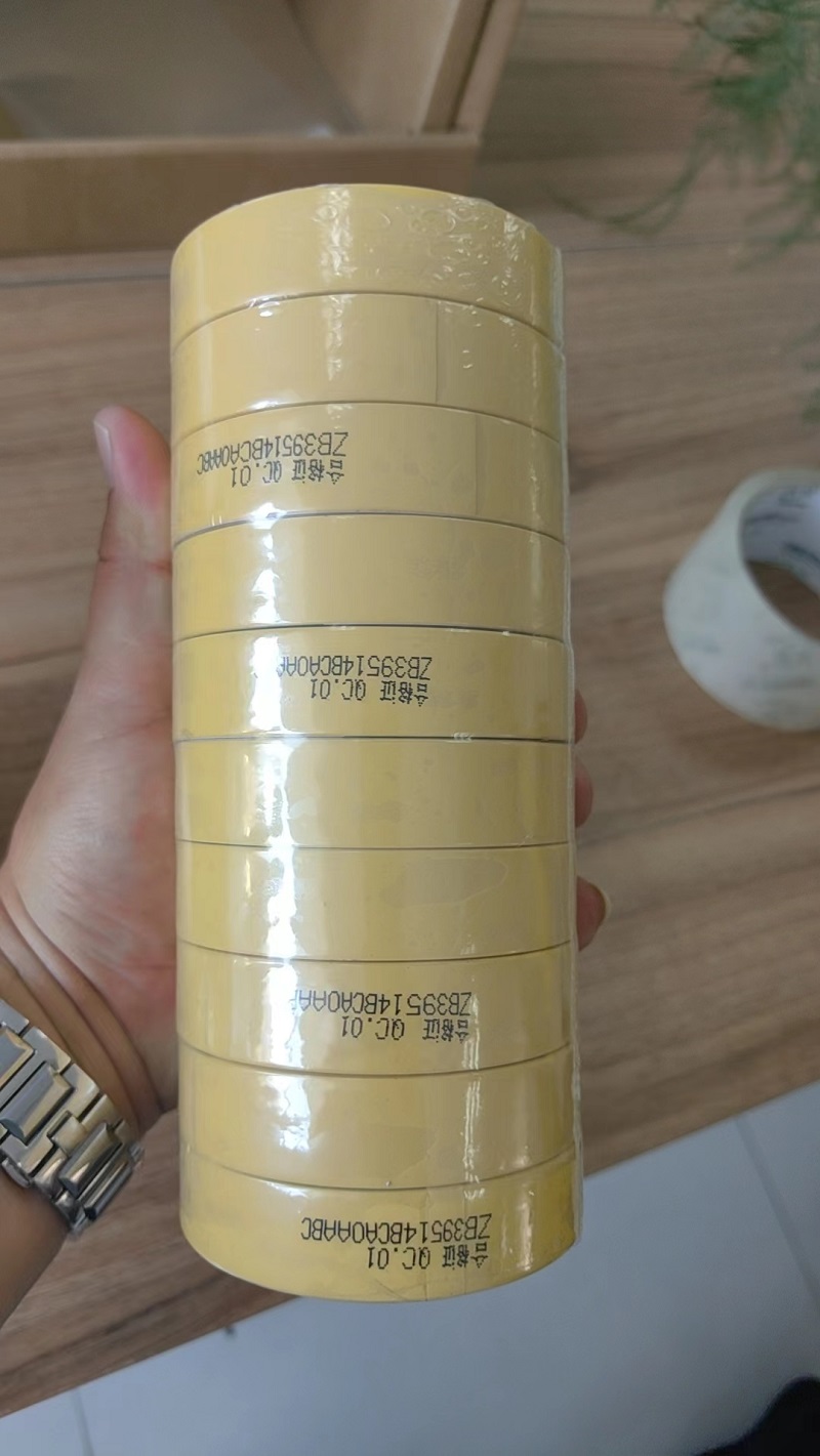 Вклучуваат главните ефекти на лентата со шарена маскирање
